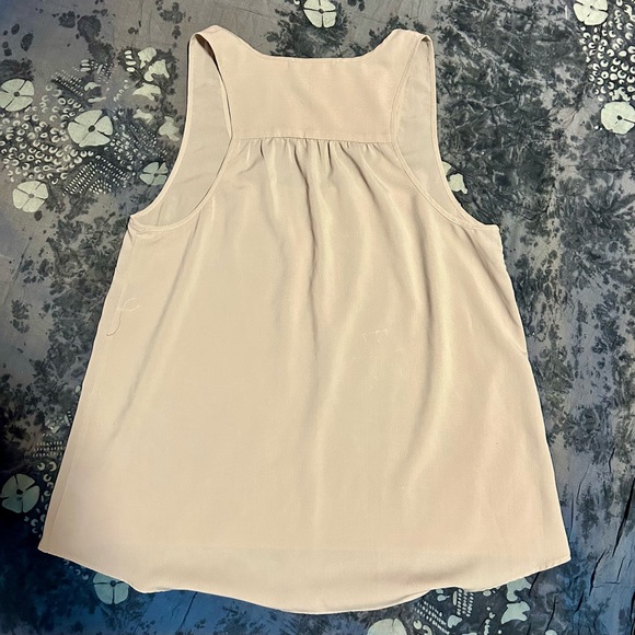 3 for $20 Loose fit, Flowy tank, scoop neckline, peachy beige colour, size L - Picture 6 of 7